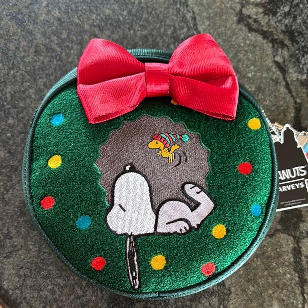 Harveys Peanuts Convertible  Crossbody / Snoopy Wreath - Picture 4 of 10